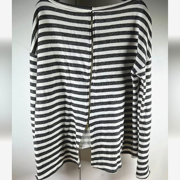 Daytrip size large. - Picture 2 of 8